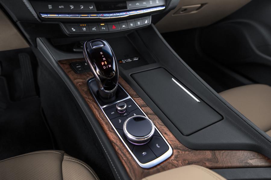 Детали интерьера Cadillac CT5 Premium Luxury 2019 года  (фото 3 из 16)